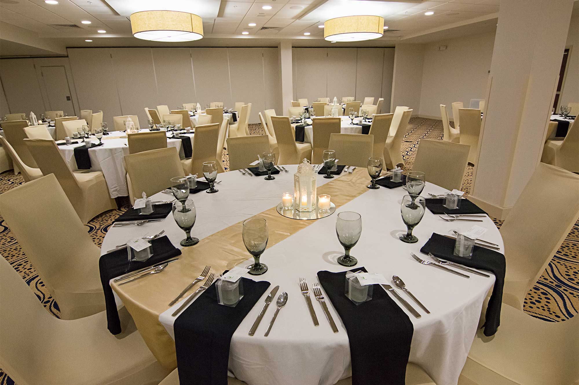 Flexible meeting space for receptions, banquets, parties